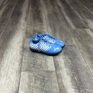 Puma Kids‎ Indoor Soccer Shoes